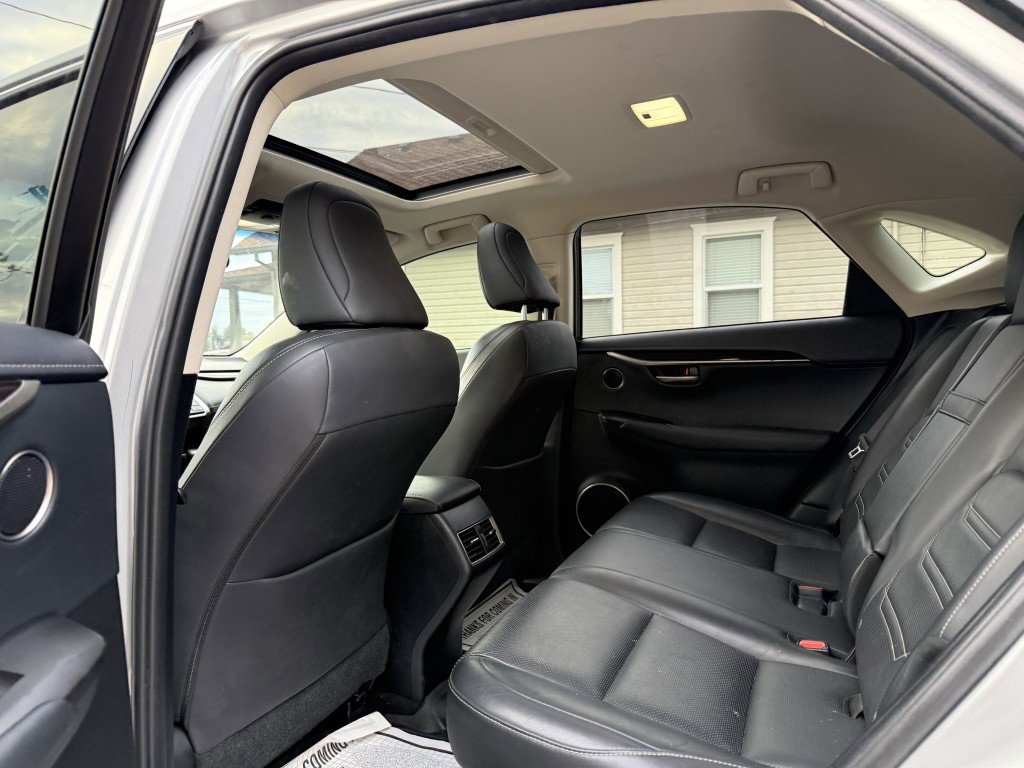 Used 2015 Lexus NX 300h AWD image 17