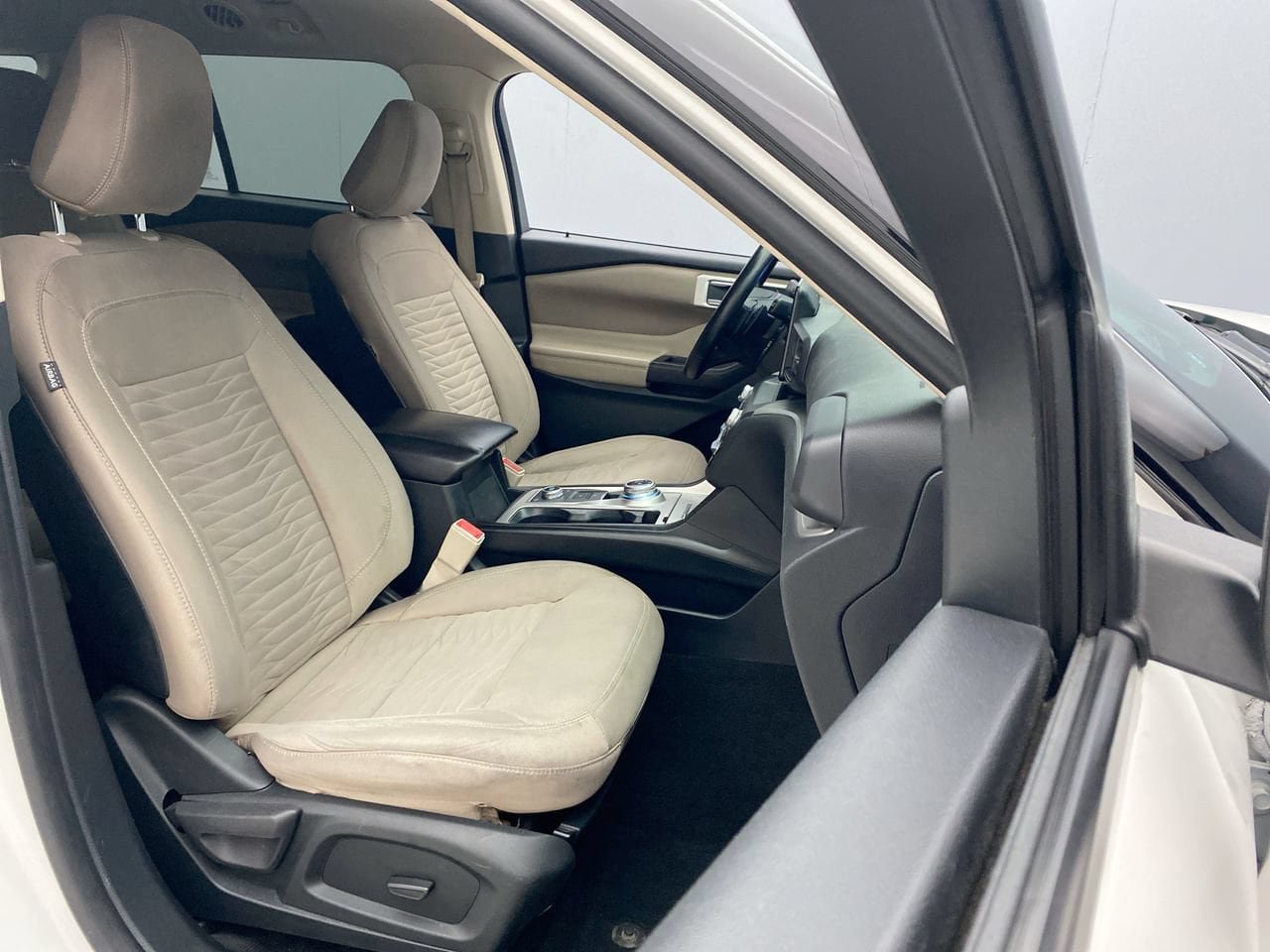Used 2020 Ford Explorer XLT w/ Comfort Package AWD/4WD image 22