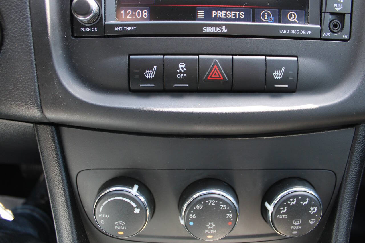 Used 2013 Dodge Avenger SXT w/ Blacktop Pkg FWD image 23