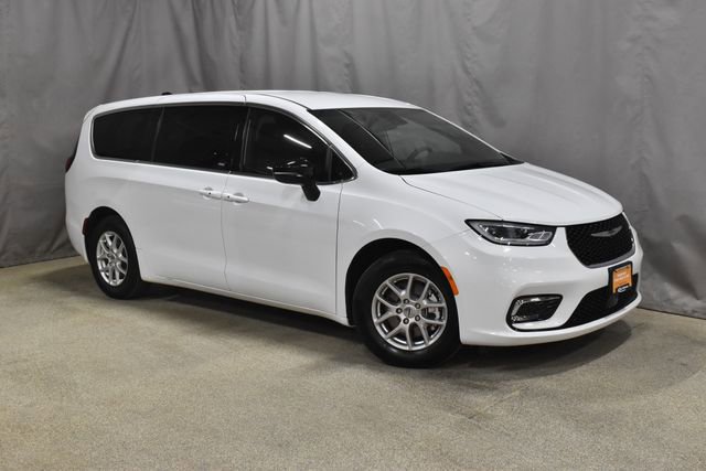 Certified 2025 Chrysler Pacifica Select image 4