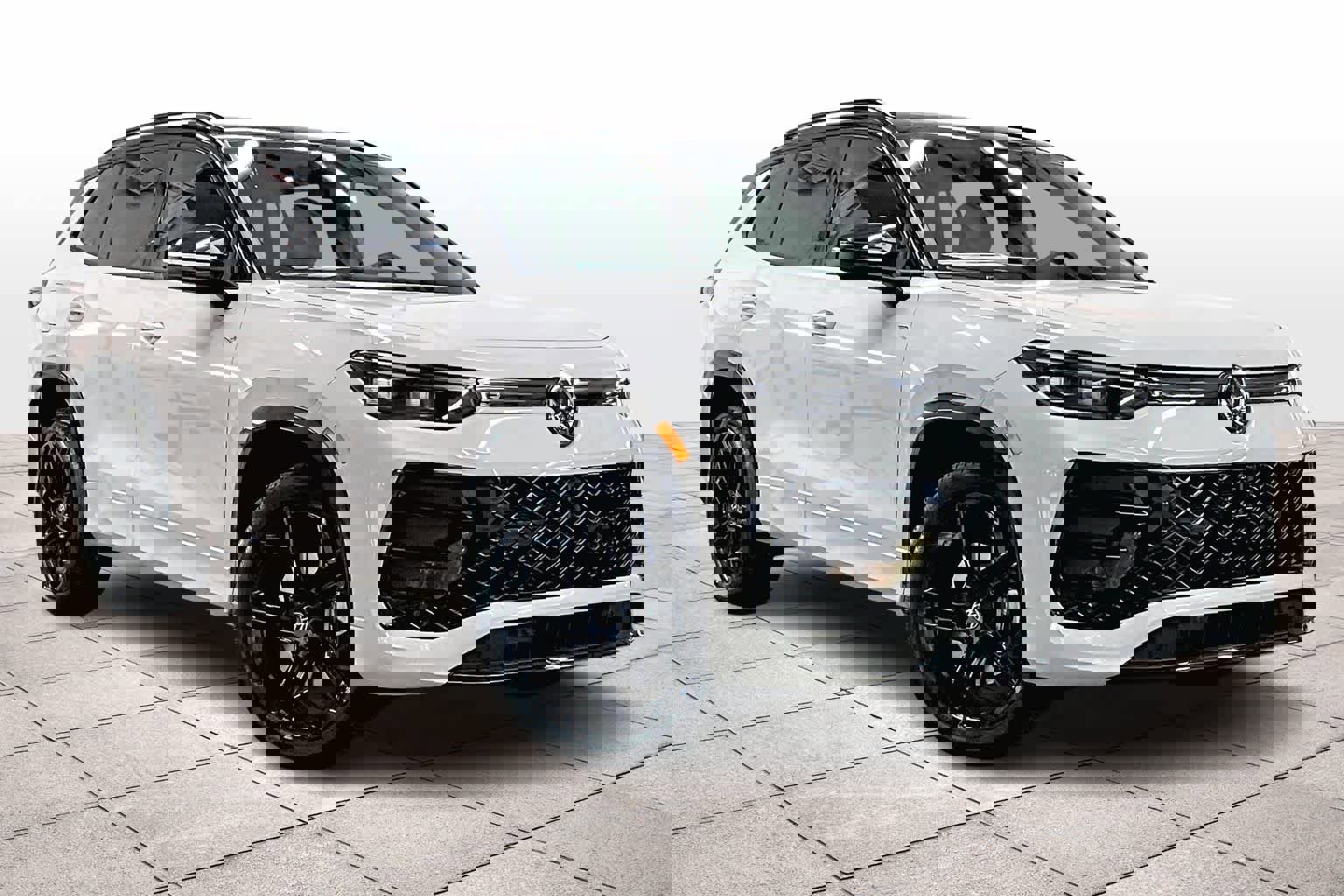 New 2026 Volkswagen Tiguan SE R-Line image 2