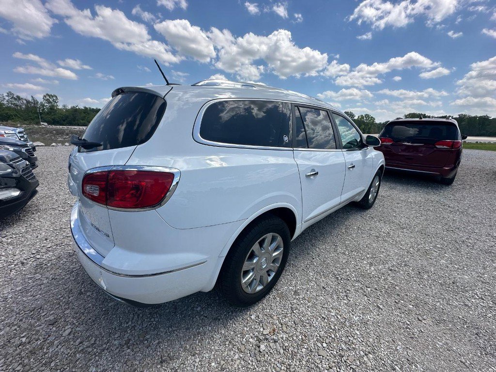 Used 2017 Buick Enclave Leather FWD image 3