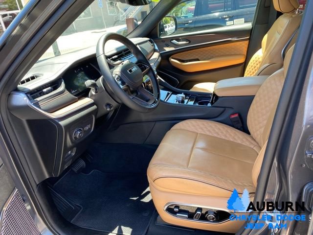 Used 2025 Jeep Grand Cherokee L Summit w/ Obsidian Package AWD/4WD image 37