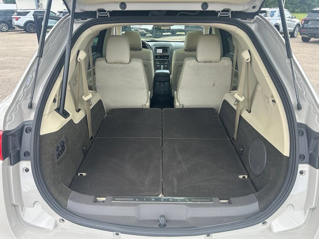 Used 2019 Lincoln MKT AWD image 22