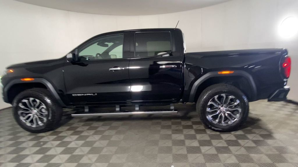 New 2026 GMC Canyon Denali image 8
