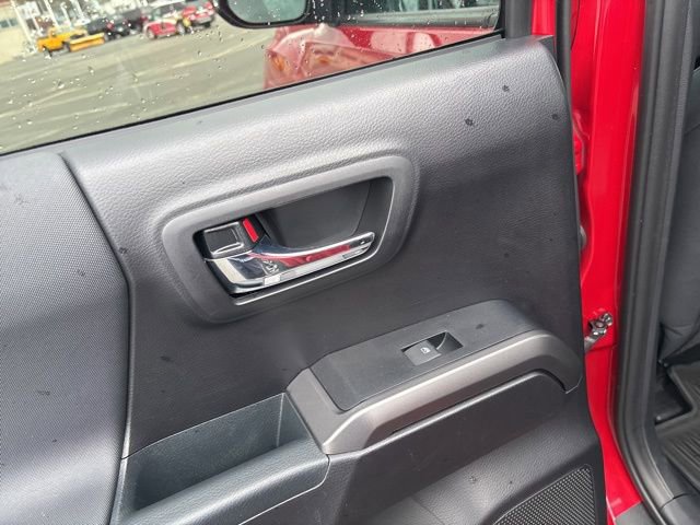 Used 2021 Toyota Tacoma TRD Sport AWD/4WD image 18