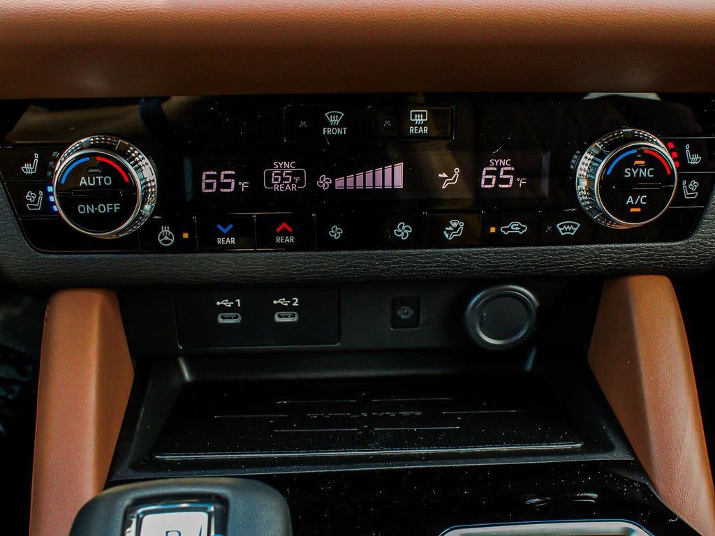 New 2025 Mitsubishi Outlander SEL image 24