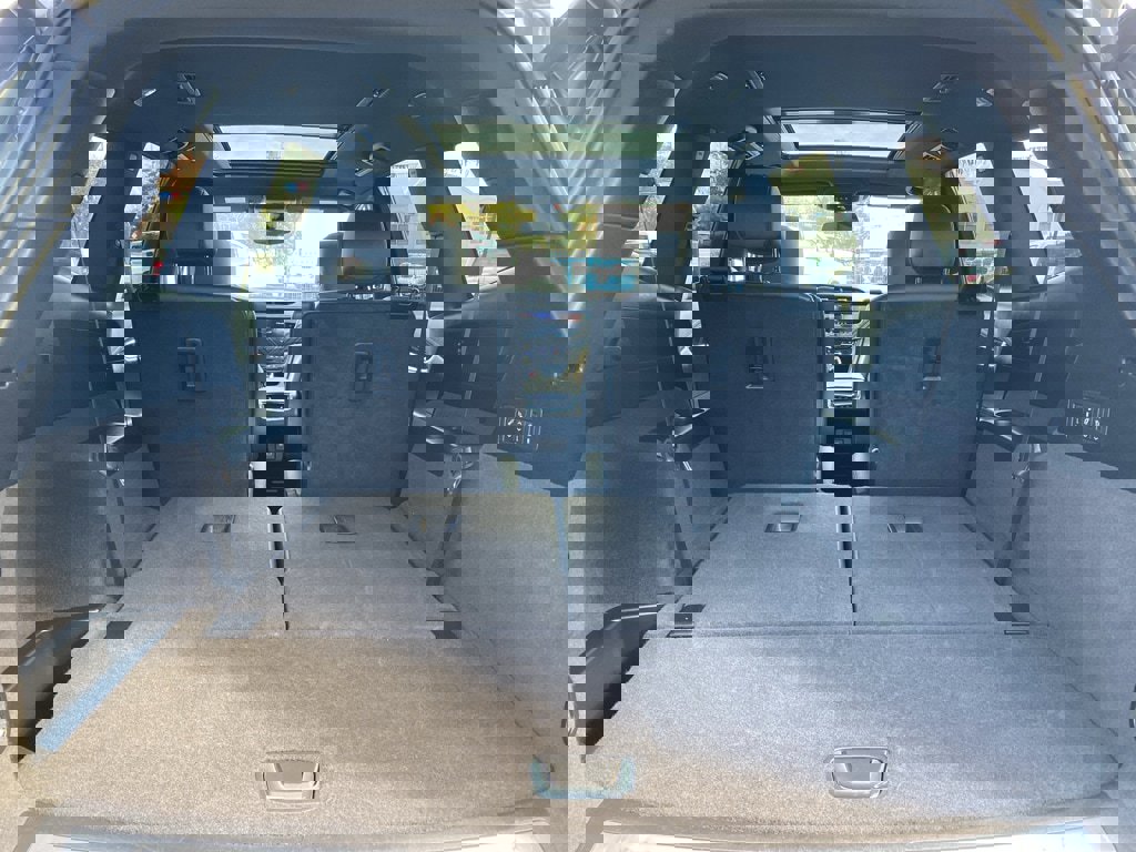 Used 2025 Cadillac XT6 Premium Luxury image 17