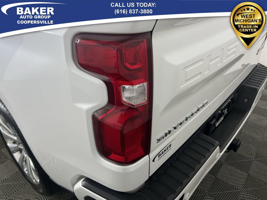 Used 2021 Chevrolet Silverado 1500 High Country w/ Technology Package image 37