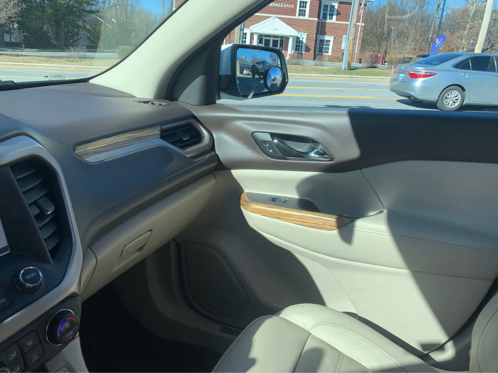 Used 2017 GMC Acadia Denali image 22