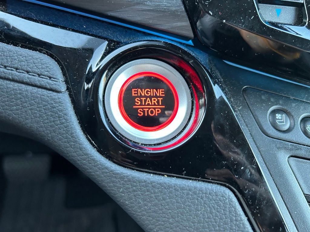 Used 2025 Honda Odyssey Elite image 32