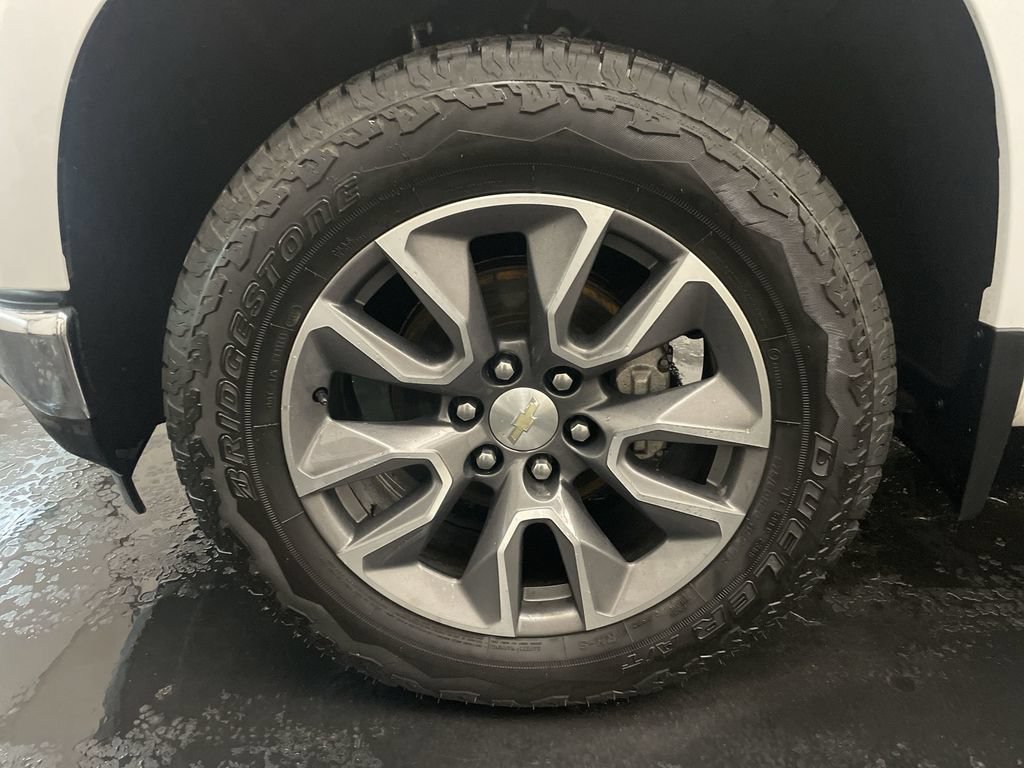 Used 2022 Chevrolet Silverado 1500 LT AWD/4WD image 26