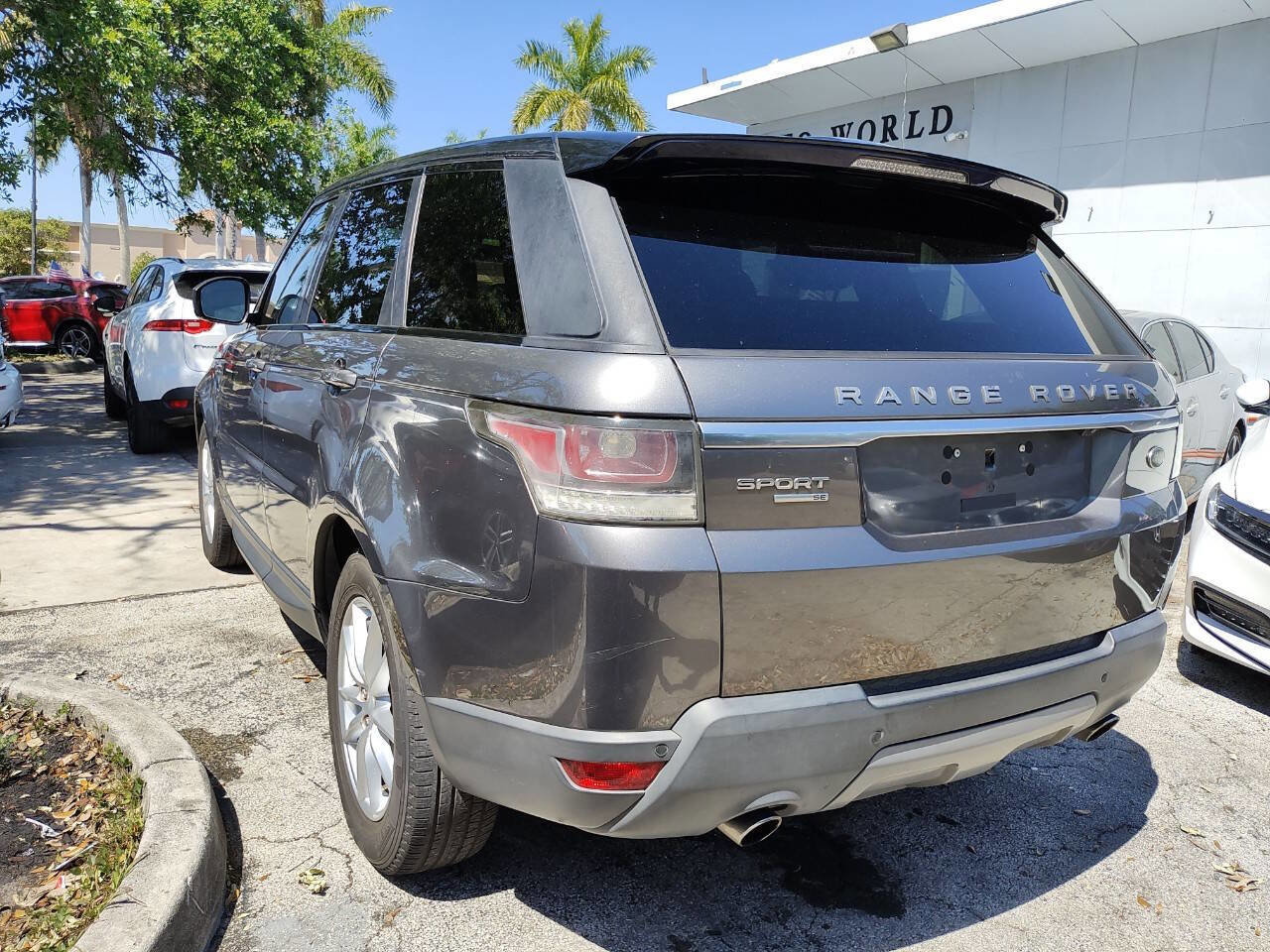 Used 2015 Land Rover Range Rover Sport SE image 8