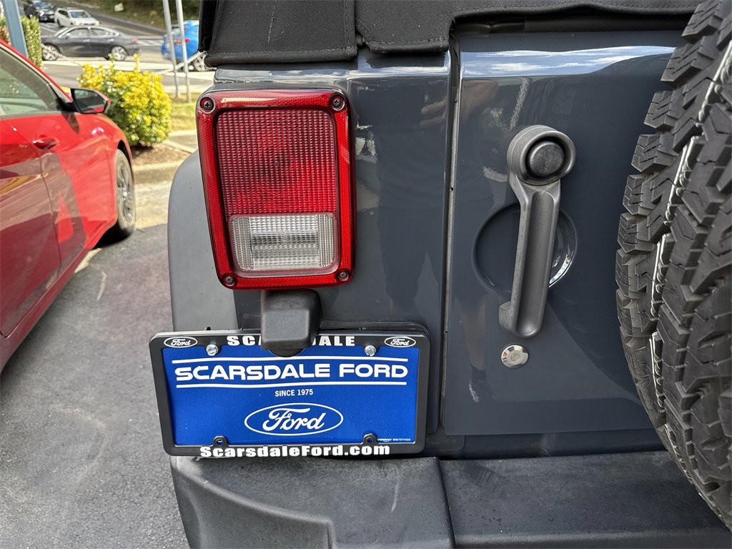 Used 2017 Jeep Wrangler Unlimited Sport w/ Connectivity Group image 30