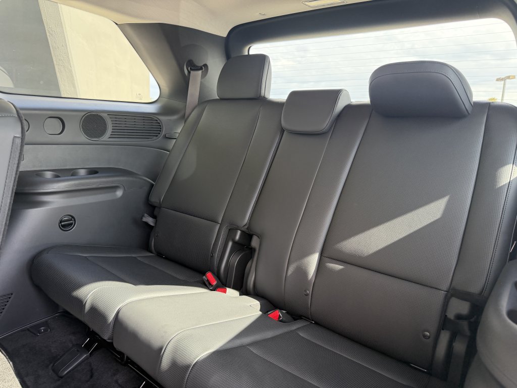 Used 2026 Hyundai Palisade SEL FWD image 36