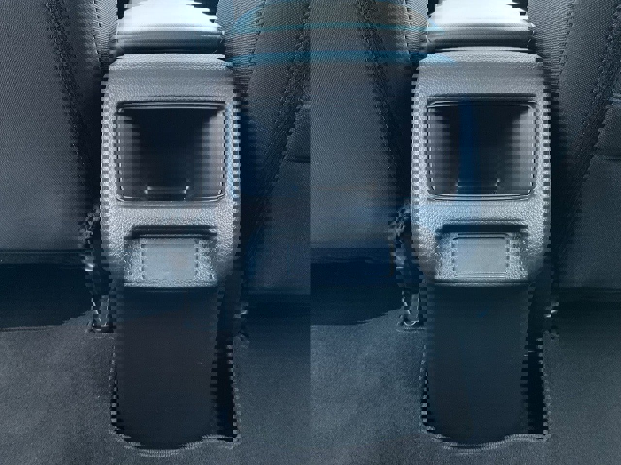 Used 2025 Honda HR-V LX image 19