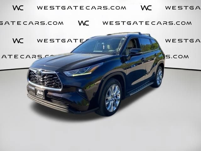 Used 2021 Toyota Highlander Limited FWD image 1