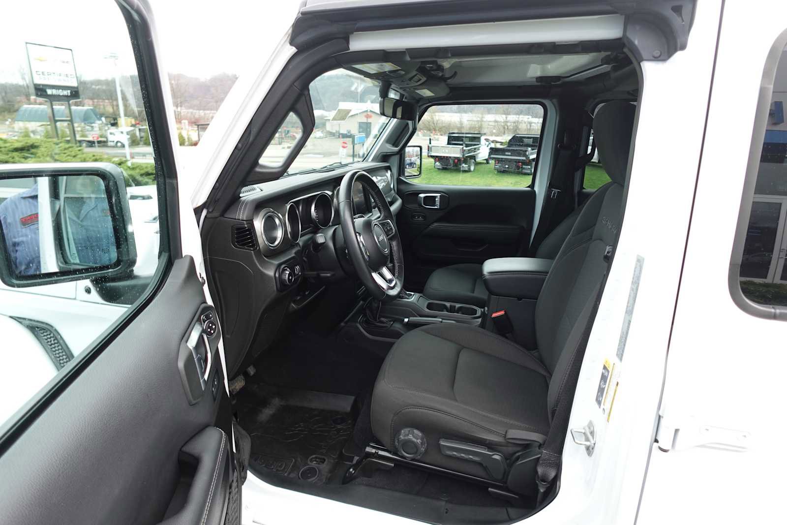 Used 2023 Jeep Wrangler Sahara w/ LED Lighting Group AWD/4WD image 13
