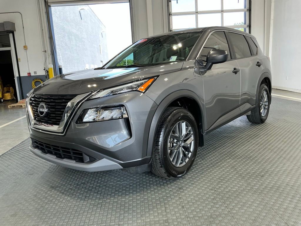 Used 2023 Nissan Rogue S FWD image 2