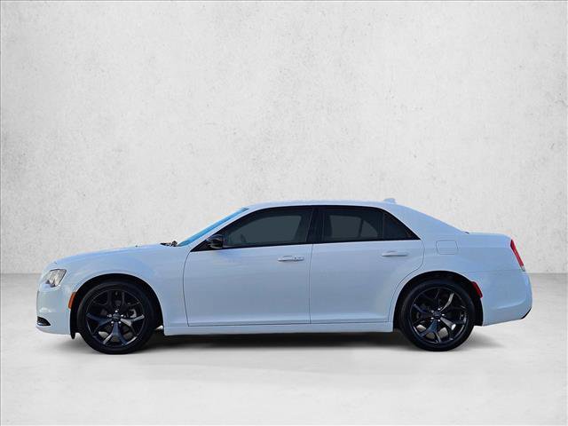 Used 2023 Chrysler 300 Touring w/ Sport Appearance Package image 9
