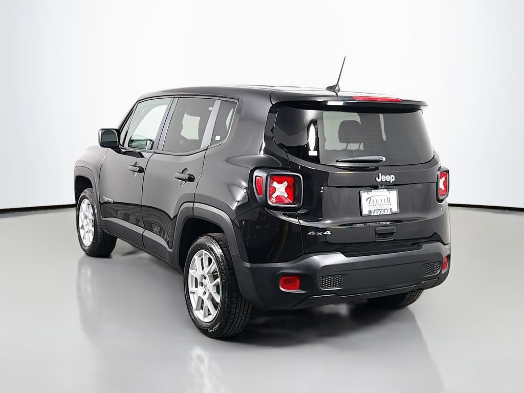 Used 2023 Jeep Renegade Latitude AWD/4WD image 5