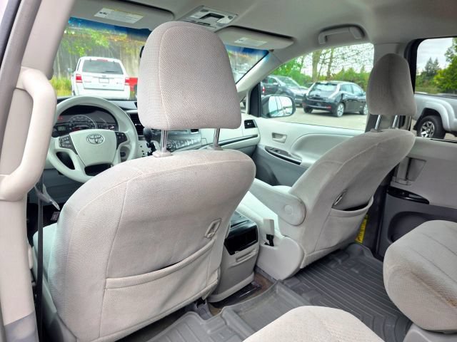 Used 2014 Toyota Sienna LE AWD/4WD image 47