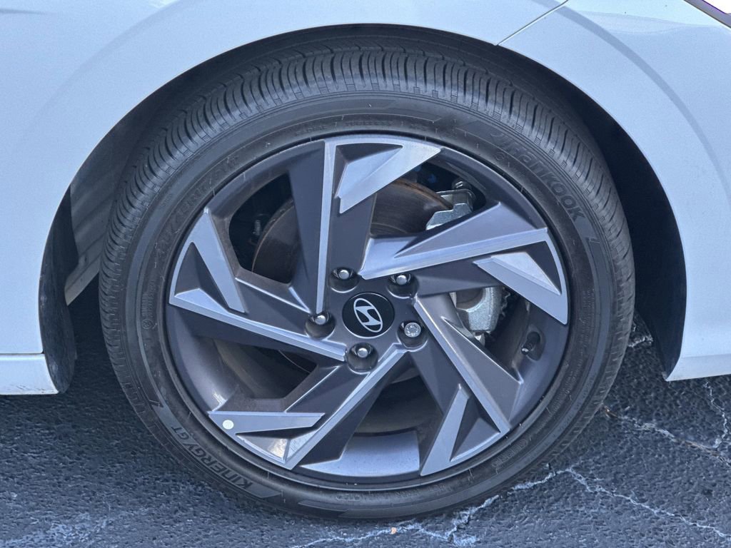 New 2025 Hyundai Elantra SEL w/ Cargo Package FWD image 13