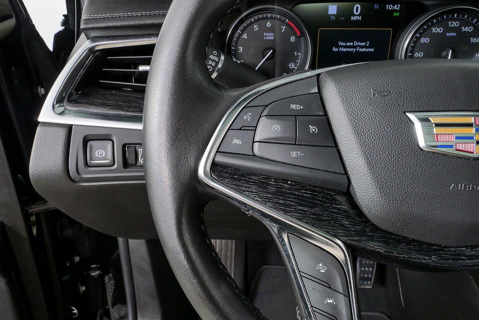 Certified 2023 Cadillac XT5 Premium Luxury w/ Technology Package FWD image 9
