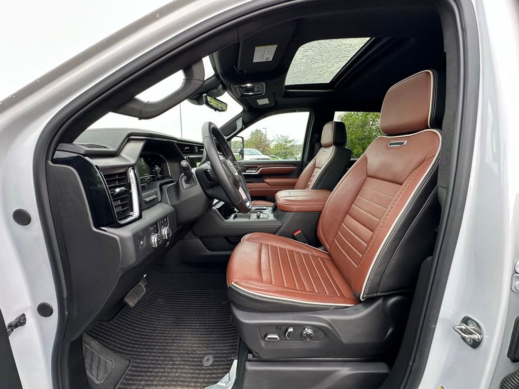 Used 2024 GMC Sierra 2500 Denali Ultimate AWD/4WD image 2