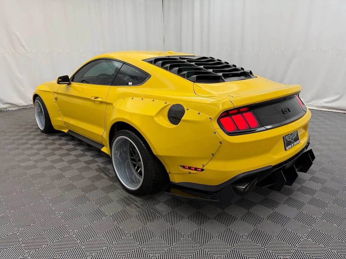 Used 2018 Ford Mustang GT Premium w/ GT Performance Package RWD image 7