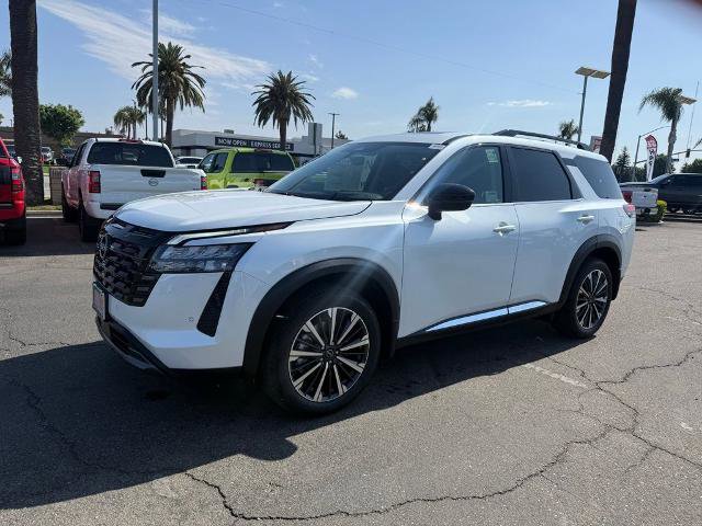 New 2026 Nissan Pathfinder Platinum w/ Cargo Package AWD/4WD image 3