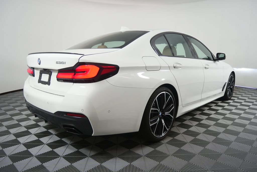 Used 2023 BMW 530i w/ M Sport Package RWD image 3