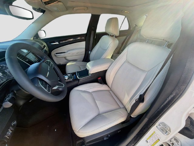 Used 2023 Chrysler 300 Touring L w/ Popular Equipment Group RWD image 23