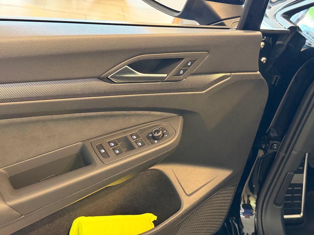 New 2026 Volkswagen GTI SE FWD image 10