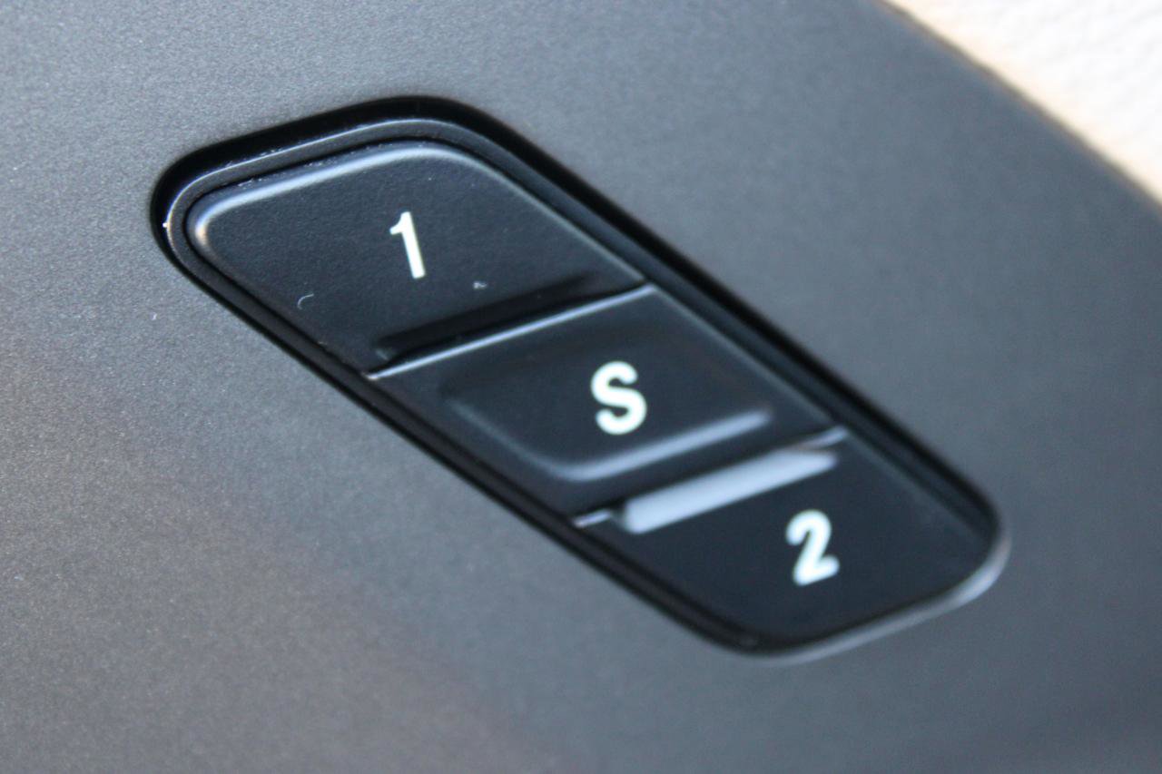 Used 2023 Chrysler Pacifica Touring-L image 16