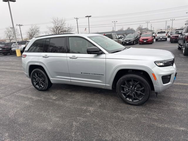 Used 2023 Jeep Grand Cherokee 30th Anniversary image 12
