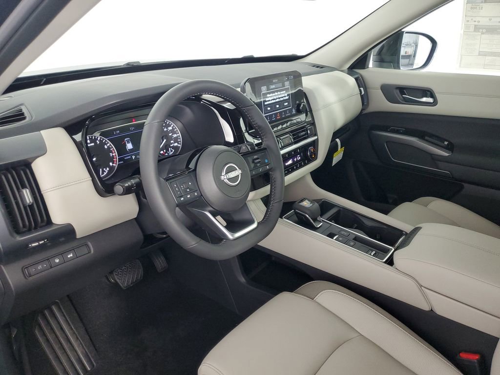 New 2025 Nissan Pathfinder SL image 11