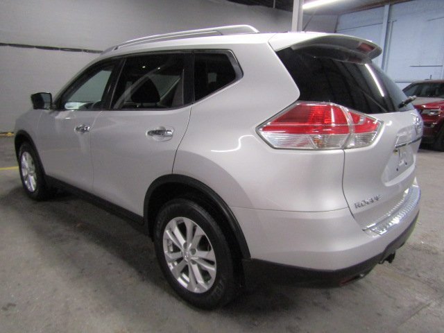 Used 2016 Nissan Rogue SV w/ SV Premium Package image 4