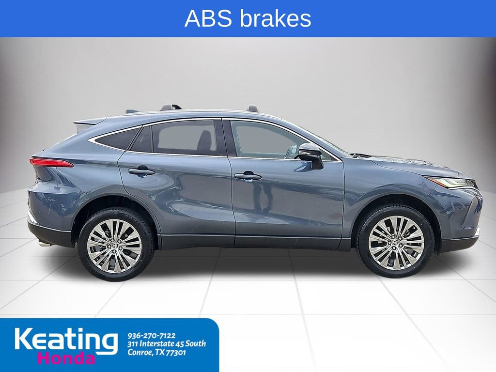 Used 2023 Toyota Venza XLE image 9