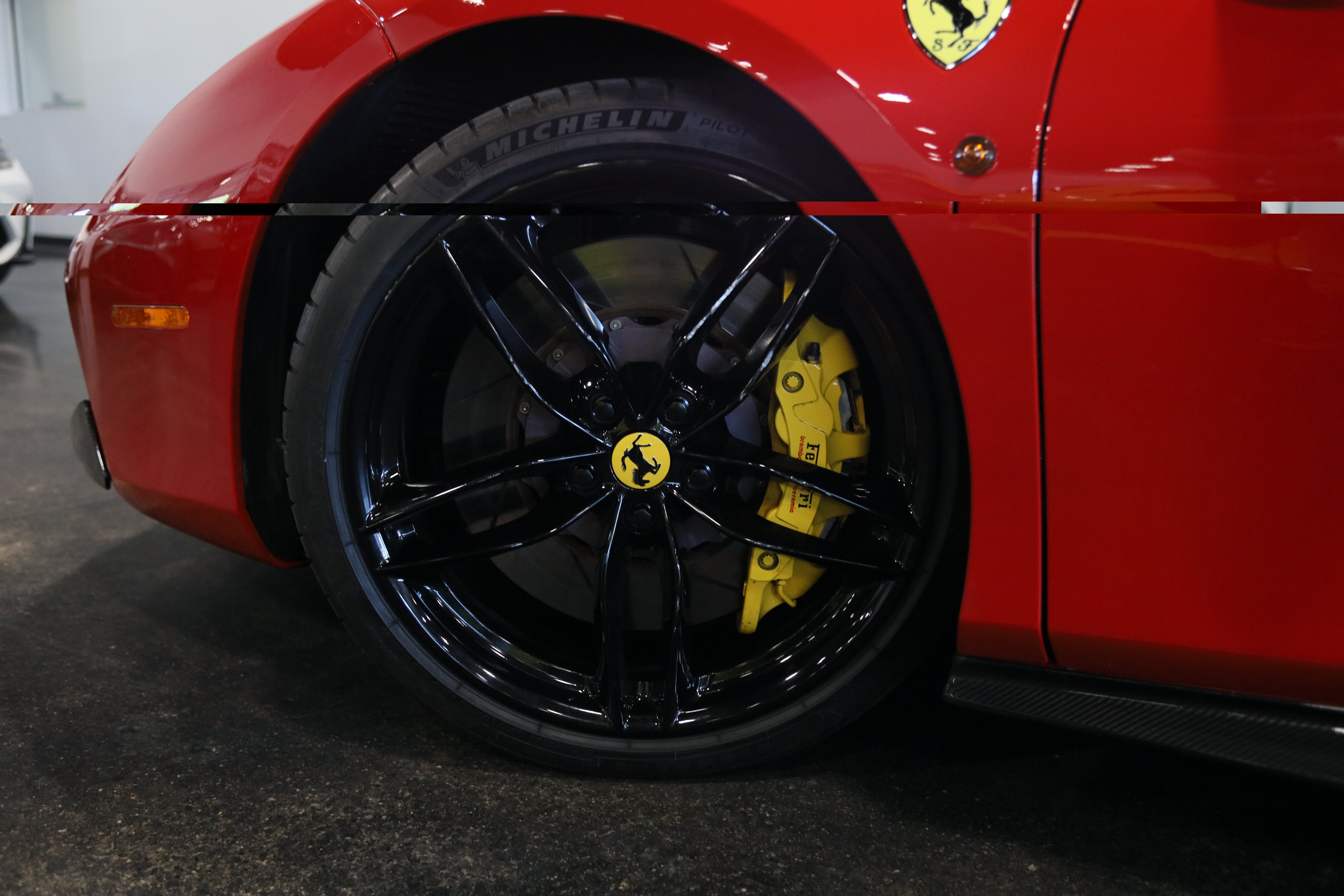 Used 2019 Ferrari 488 Spider RWD image 12