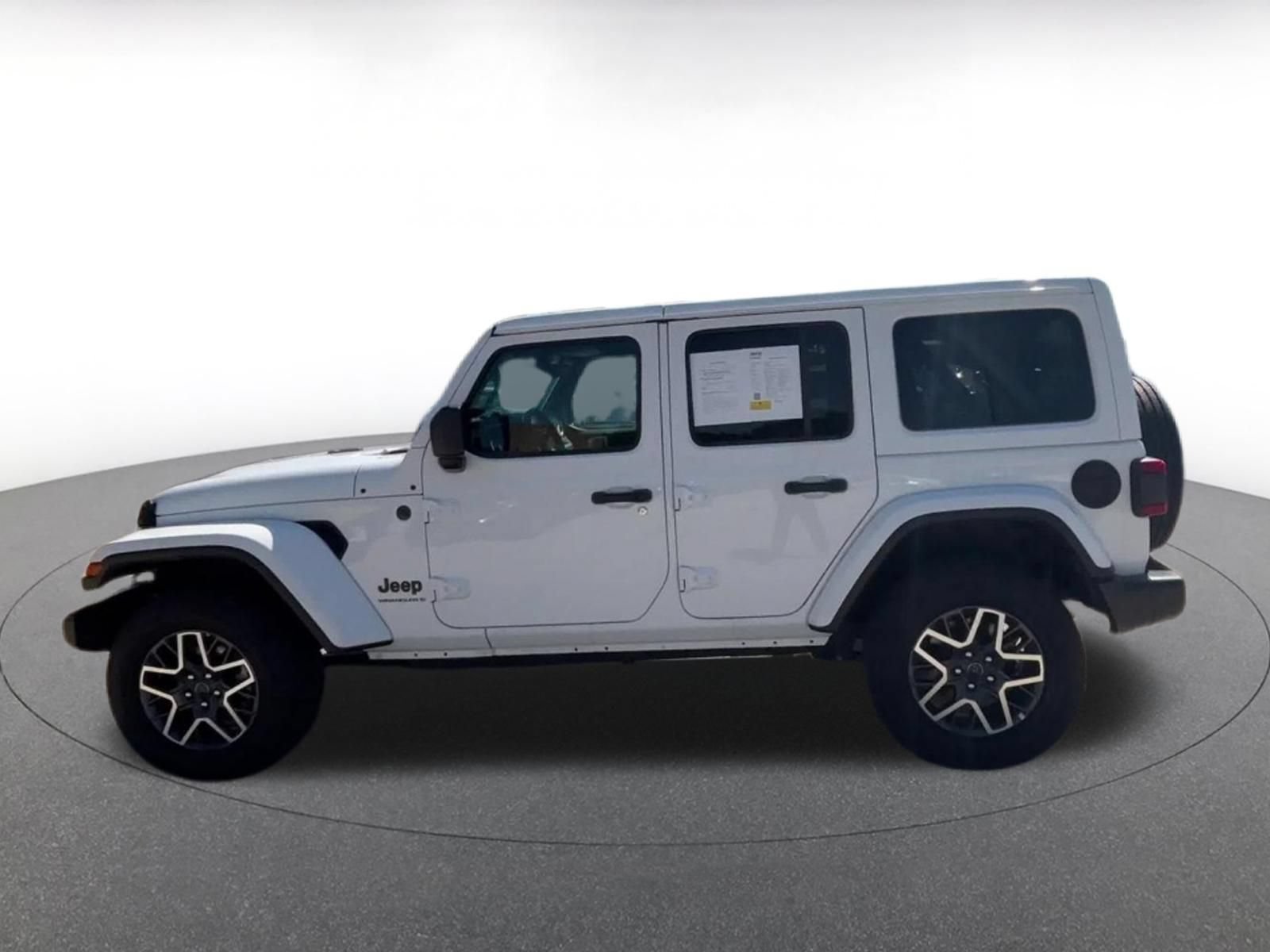 Used 2025 Jeep Wrangler Unlimited Sahara AWD/4WD image 7