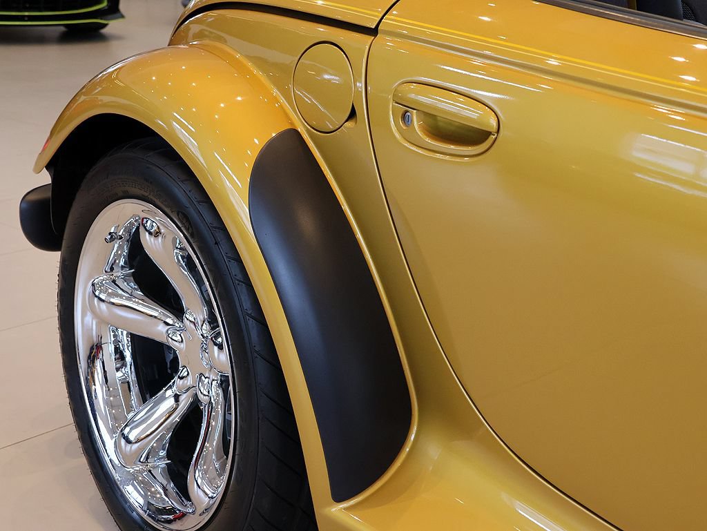 Used 2002 Chrysler Prowler RWD image 16