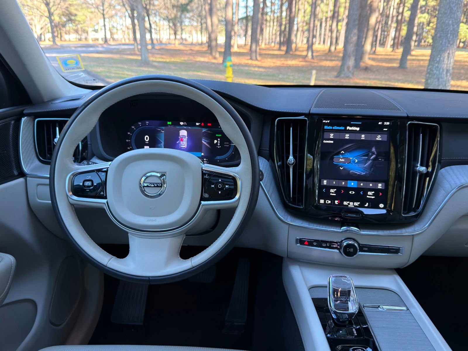 Used 2024 Volvo XC60 T8 Ultimate w/ Protection Package Premier image 3