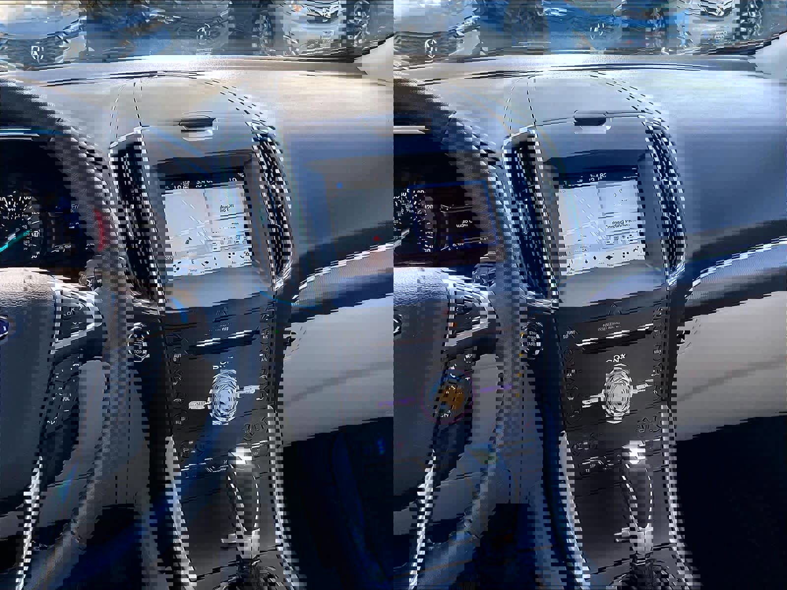 Used 2018 Ford Edge Titanium w/ Equipment Group 301A image 9