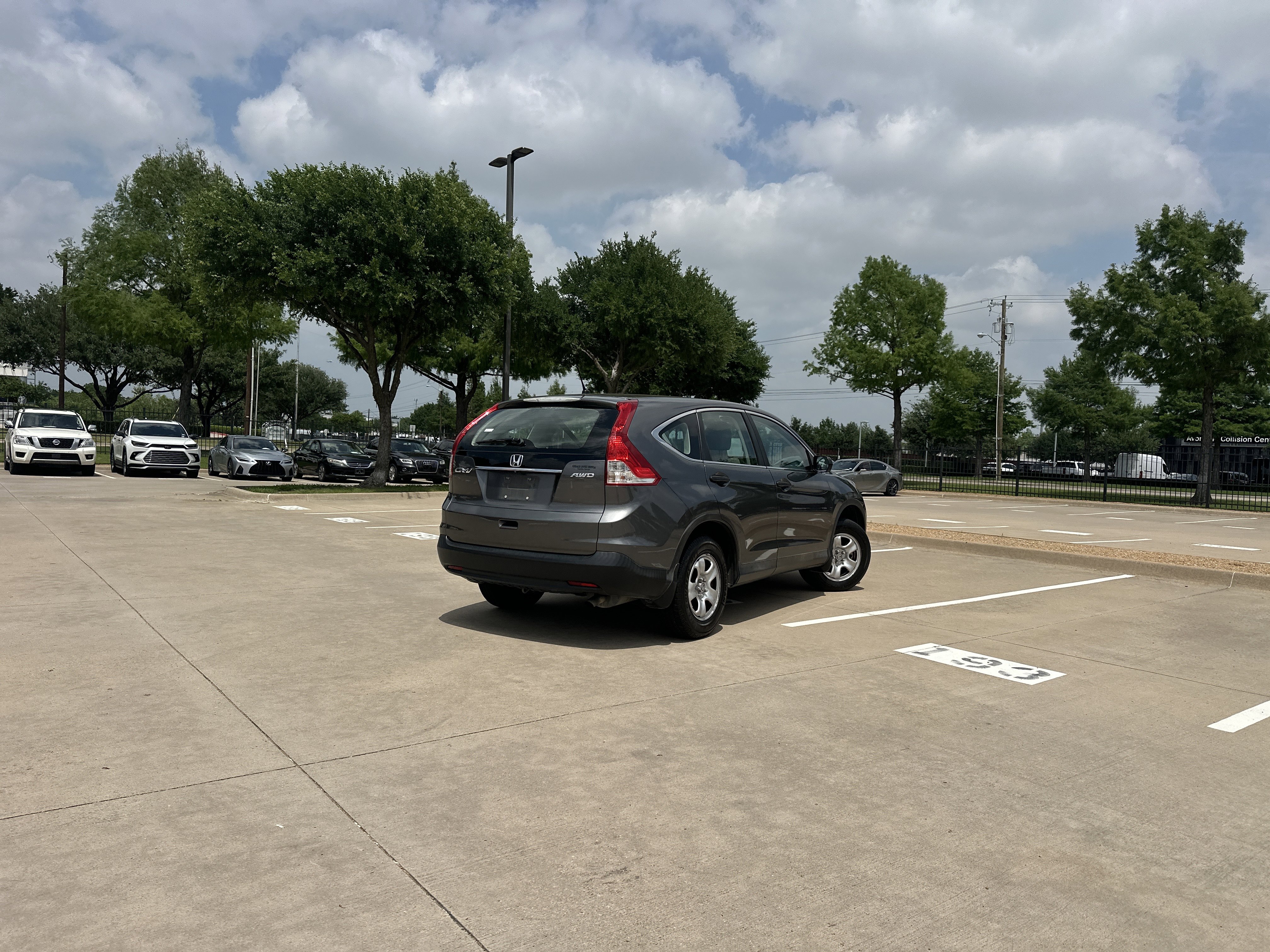 Used 2014 Honda CR-V LX image 2