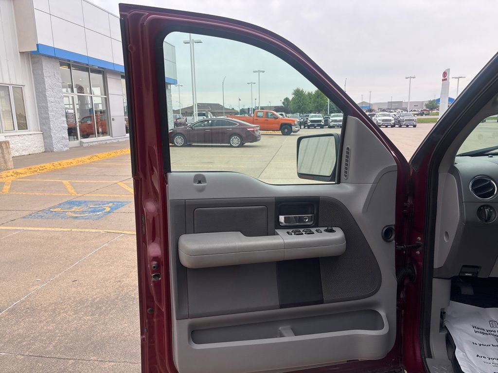 Used 2004 Ford F150 XLT AWD/4WD image 12