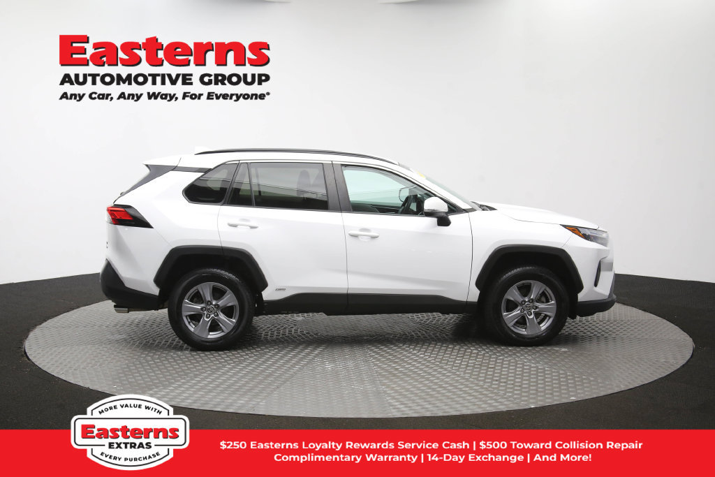 Used 2022 Toyota RAV4 XLE AWD/4WD image 45