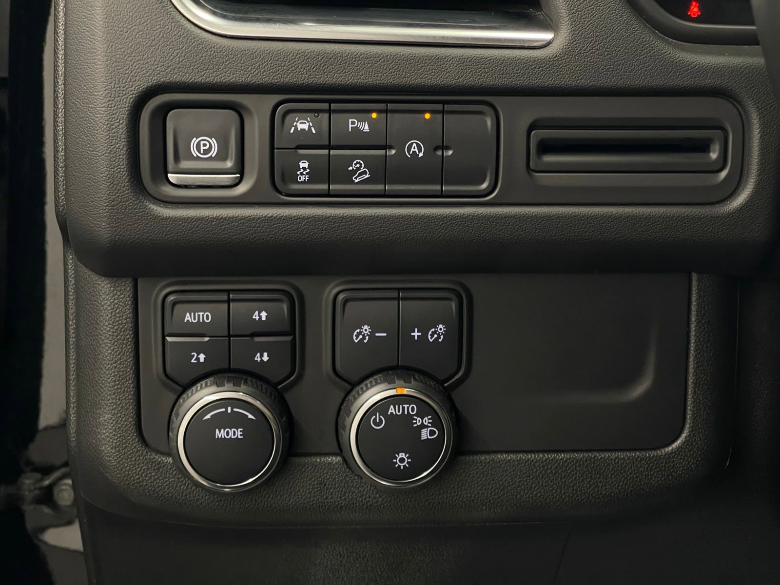 Used 2024 Chevrolet Tahoe Premier image 18