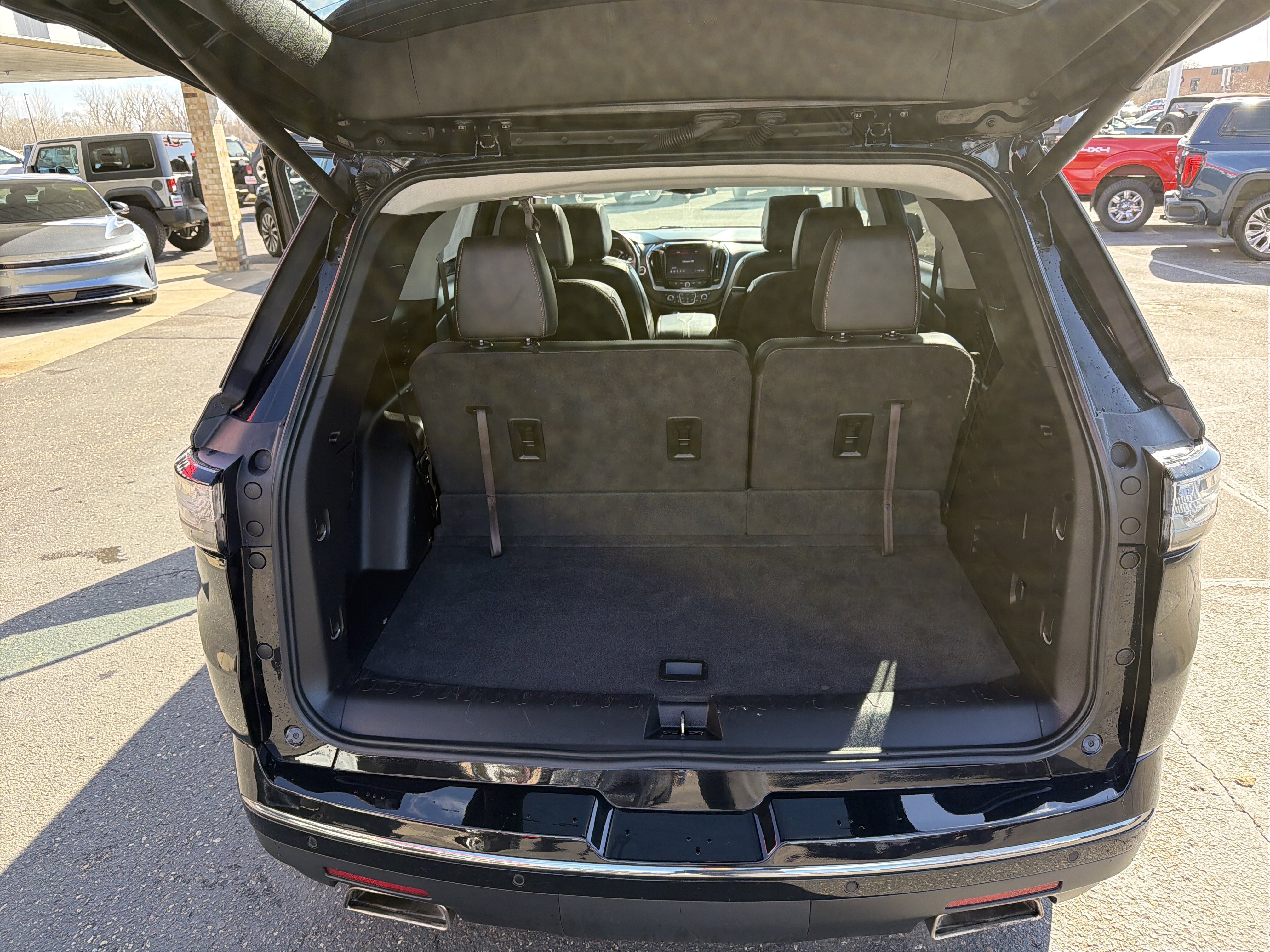 Used 2020 Chevrolet Traverse Premier w/ Redline Edition image 25