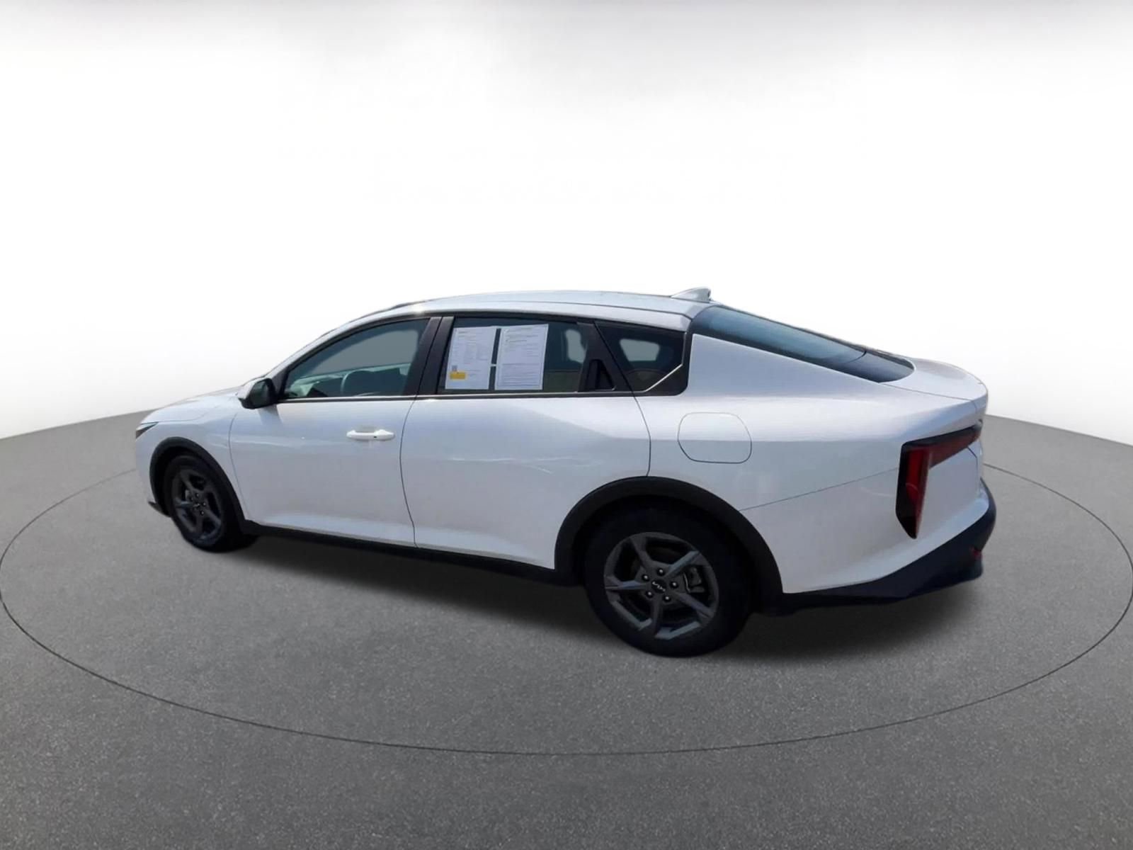 Used 2025 Kia K4 LXS image 11